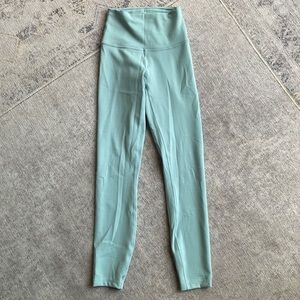 Lululemon wunder train contour fit high rise tight size 2 and length 26”